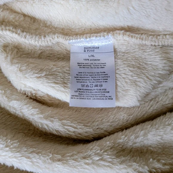 "Cozy Robe" - Picture 4 of 4